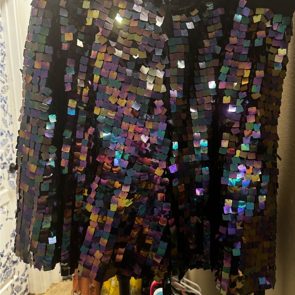 Super cute torrid skirt. With square oil slick beading all over. Has pockets